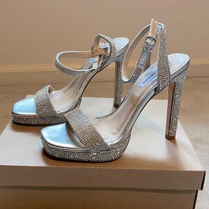 🎉HP🎉{Steve Madden} Damar rhinestone heels